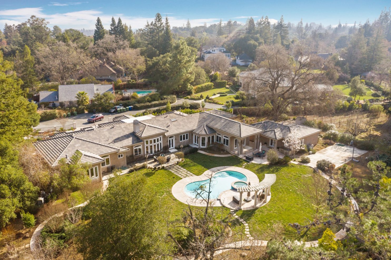 Drone view of the driveway and frontage
